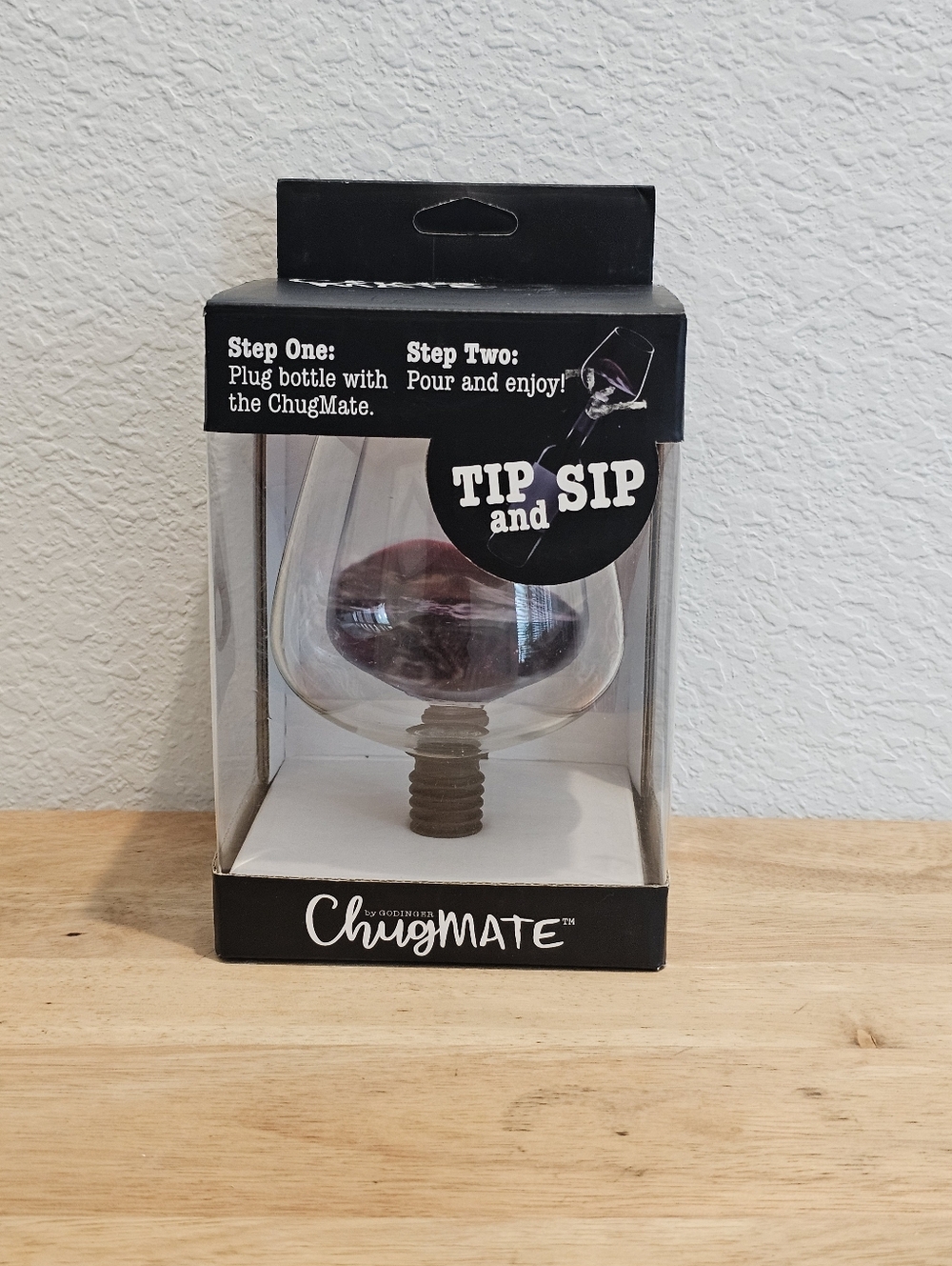 NIB Godinger ChugMate Wine Bottle Topper Glass